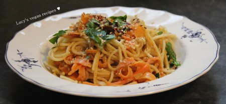 Möhren-Haselnuss-Spaghetti